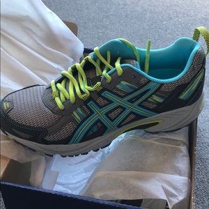 ASICS Gel Venture 5 running shoes size 9